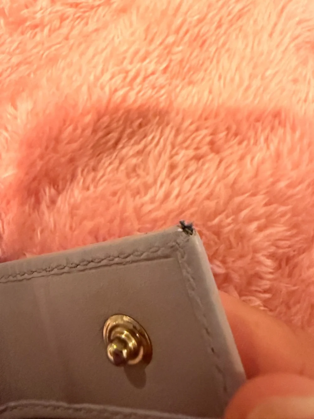 Authentic Gucci Light Purple Guccissima Embossed Leather Wallet - Picture 6 of 9
